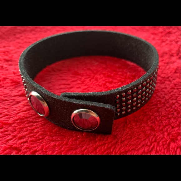 NWOT Pair of Swarovski wristband bracelets - Picture 4 of 4